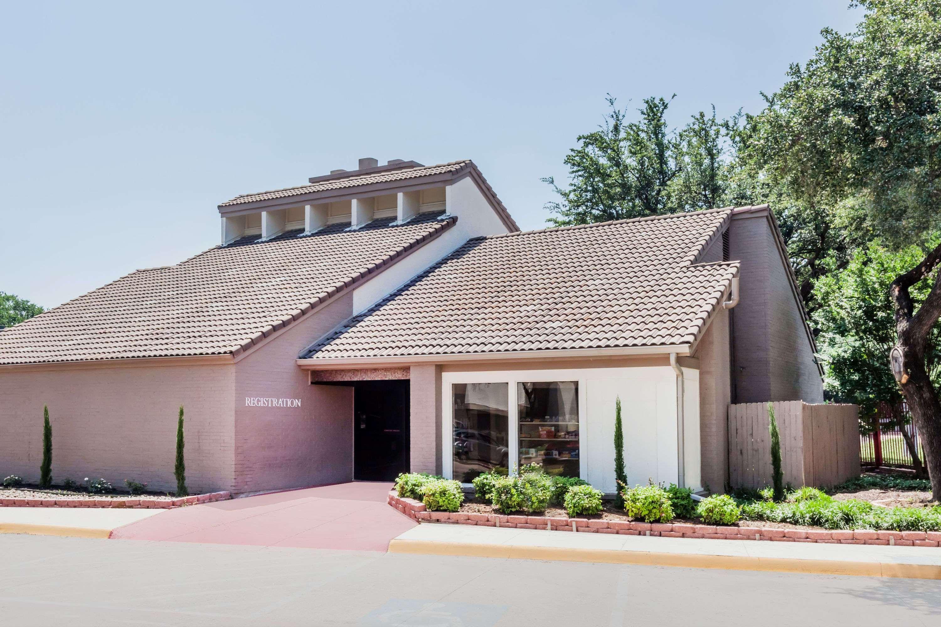 Hawthorn Suites Dallas Love Field Exteriör bild